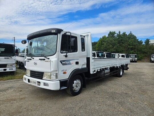 Hyundai 메가트럭  7M 카고트럭  앞좌측면