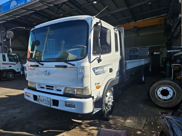 Hyundai 현대 5톤 6M25 초장축 자동사다리 5톤 6M25 초장축 자동사다리  뒤우측면