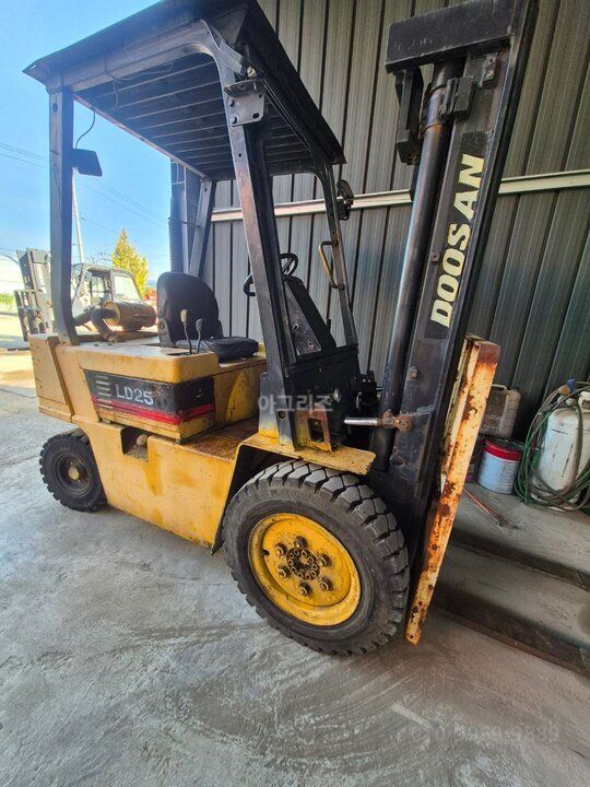 Forklift LD25 (2.5톤) 앞좌측면
