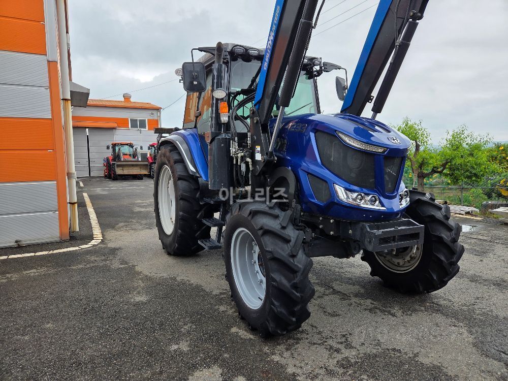 TYM Tractor TJW1233 (122hp) 뒤우측면