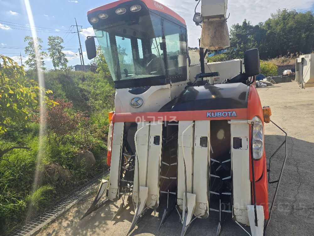 Kubota Combine Harvester ARN98 (6Rows) 뒤우측면