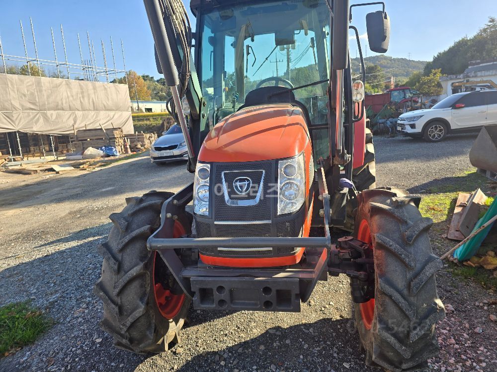 대동 트랙터 RX730 (73마력) 뒤우측면