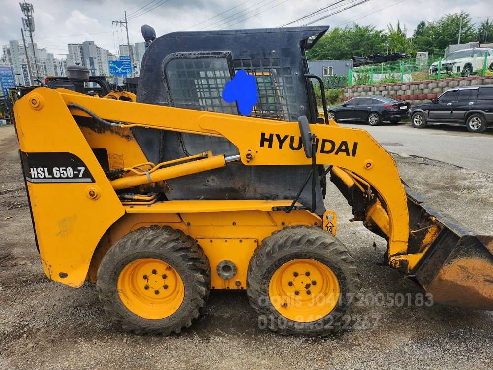 Kubota Skid steer loader HSL650-7  앞좌측면