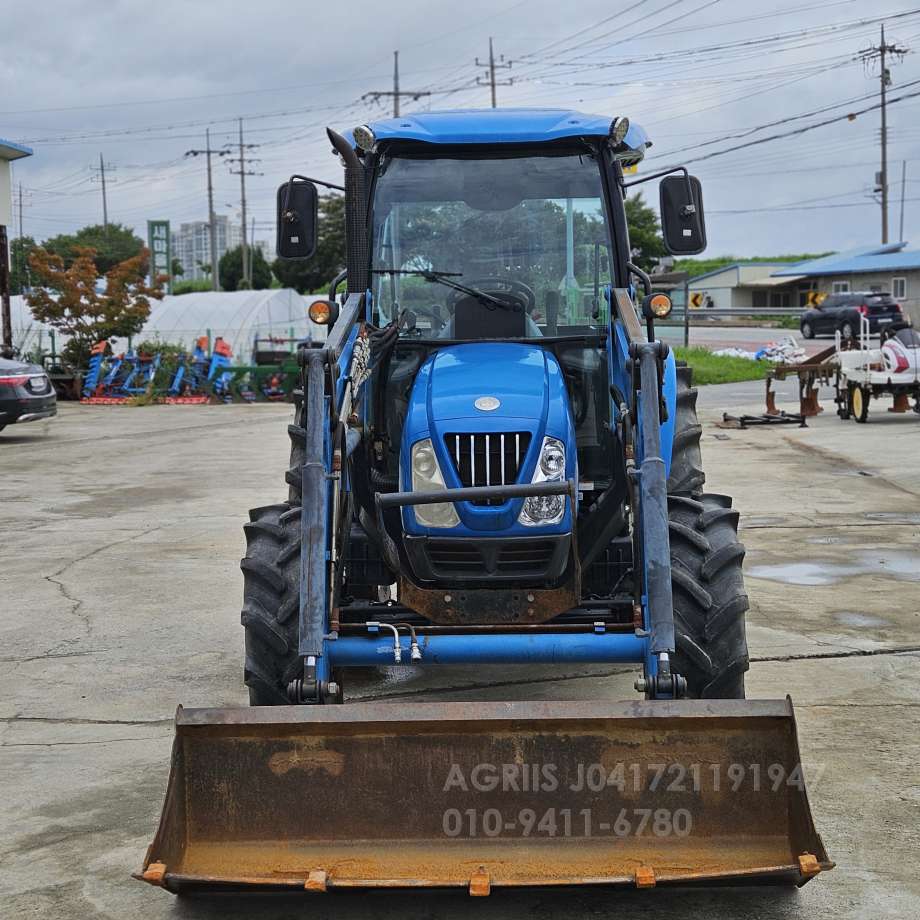 LS 트랙터 U6162 (62마력) 앞좌측면