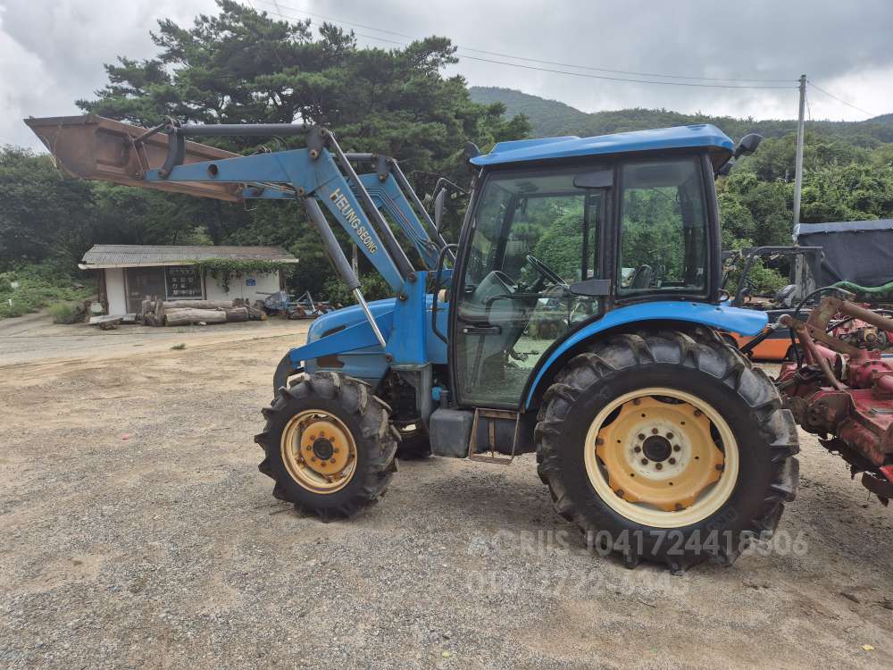 LS Tractor U55 (55hp) 측면