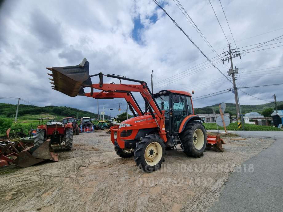 대동 트랙터 MX70 (70마력) 뒤우측면