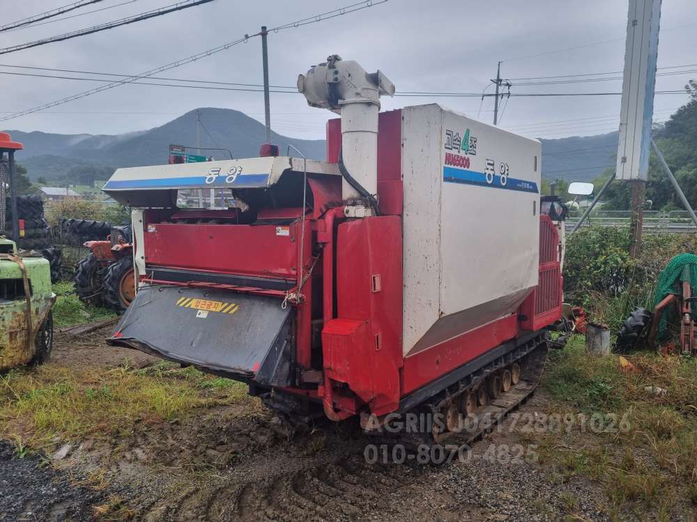 TYM Combine Harvester HU6500 (4Rows) 앞좌측면