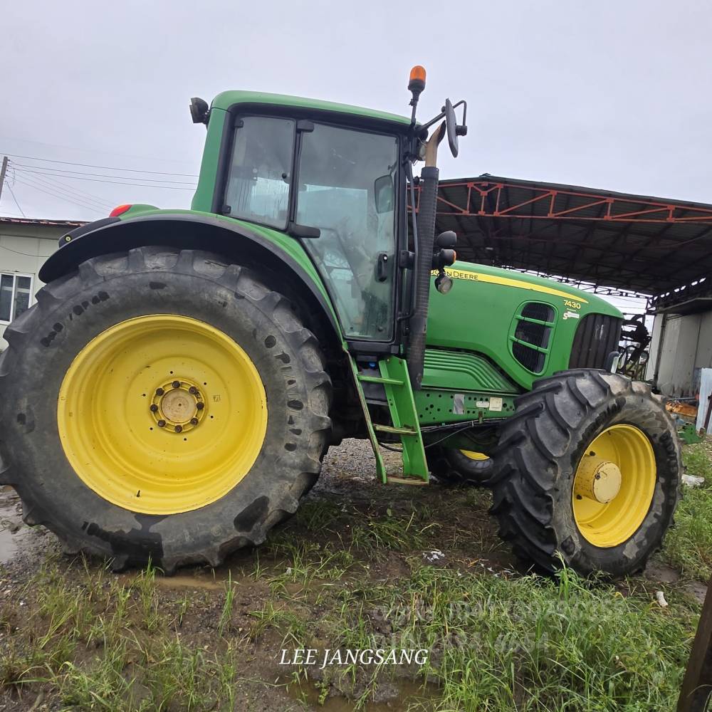 JohnDeere Tractor 7430 (165hp) 뒤우측면