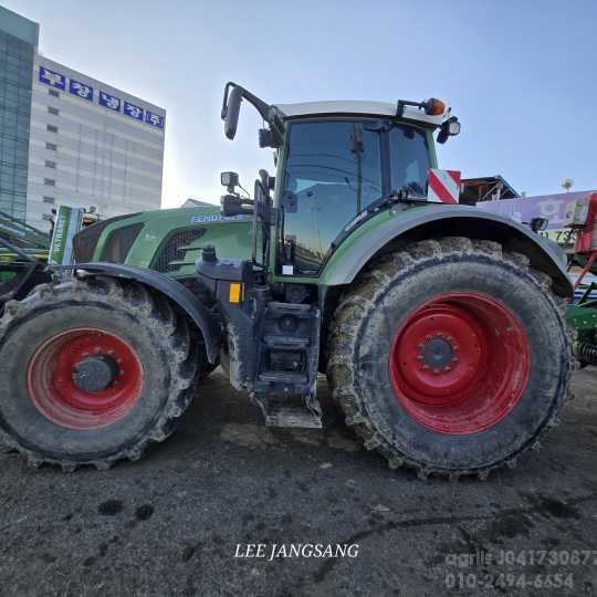 FENDT 트랙터 828 앞좌측면