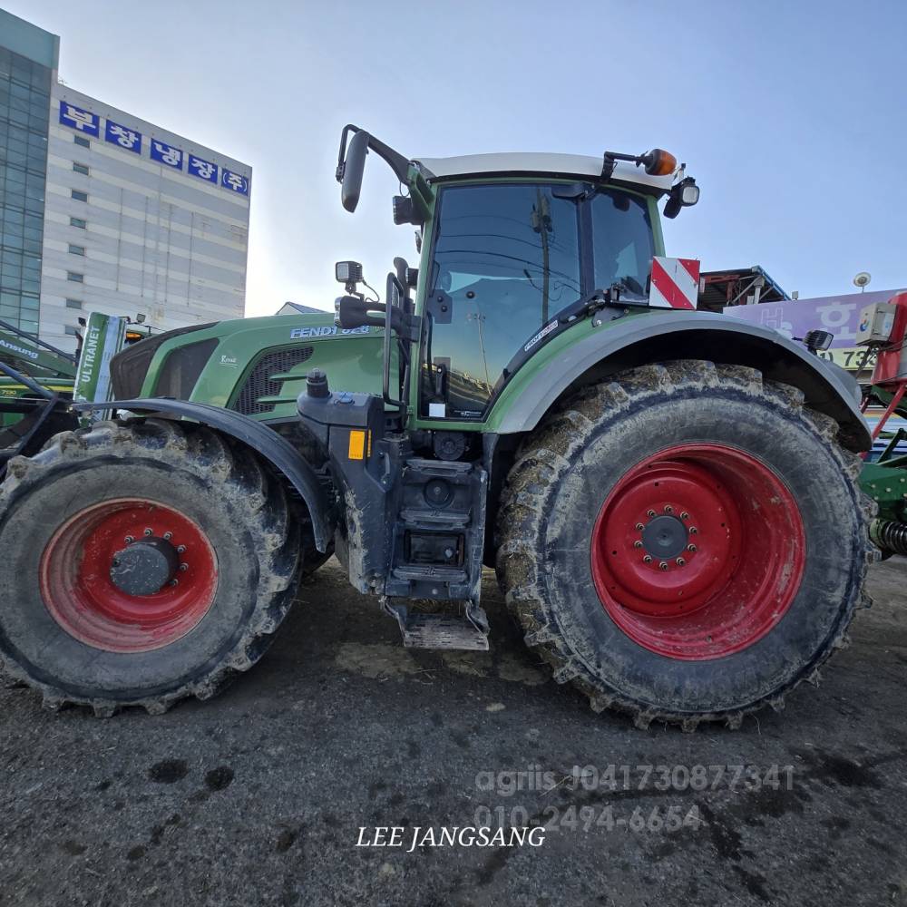 FENDT 트랙터 828 앞좌측면