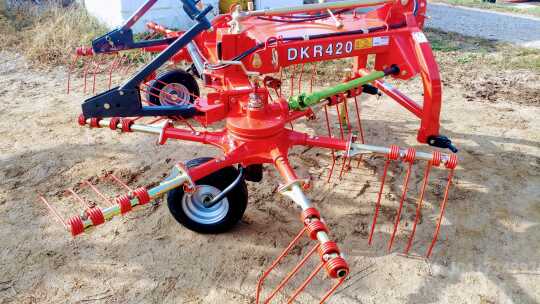 대광농기계 레이크 DKR-420 앞좌측면