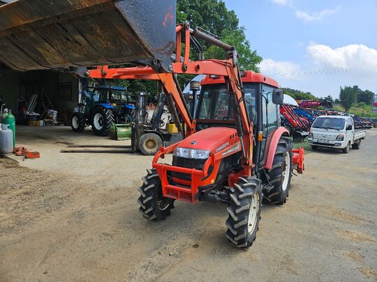 Daedong Tractor D500 (50hp) 앞좌측면
