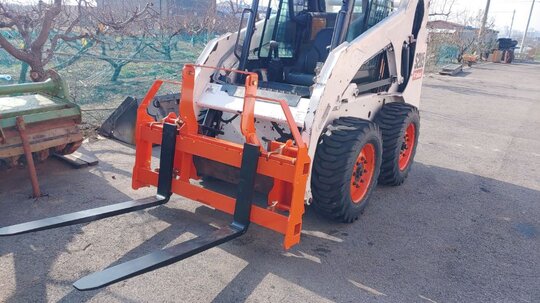 대광 지게발 지겟발 스키드로더용 지게발 앞좌측면