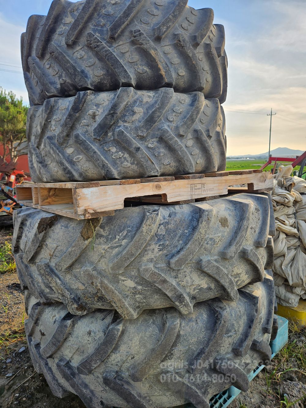 존디어 트랙터 6105M (105마력) 뒤우측면