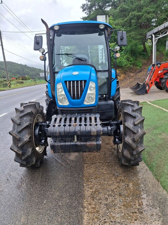 LS Tractor P7165 (72hp) 앞좌측면