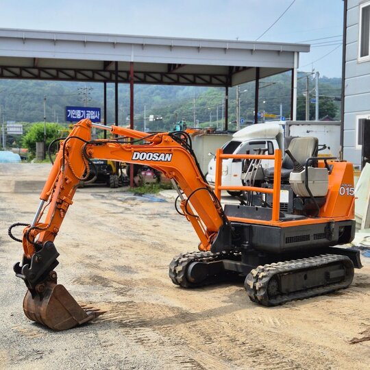 Doosan Excavator 쏠라 015쏠라015  앞좌측면