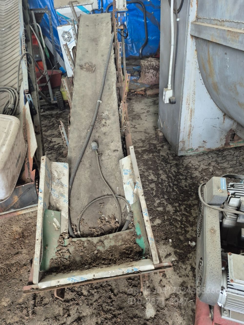 뉴홀랜드 배합기(교반기)  뒤우측면