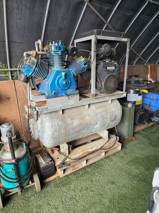  엔진 콤프레샤  앞좌측면