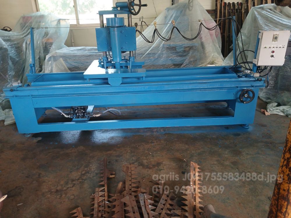  예취날 연삭기 예취날 연삭기  뒤우측면