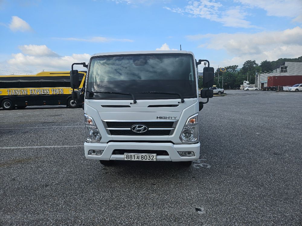 현대 올뉴 마이티 3.5톤 슈퍼캡 자동 사다리 올뉴마이티 뒤우측면