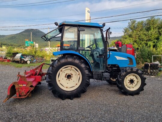 LS 트랙터 U55 (55마력) 앞좌측면