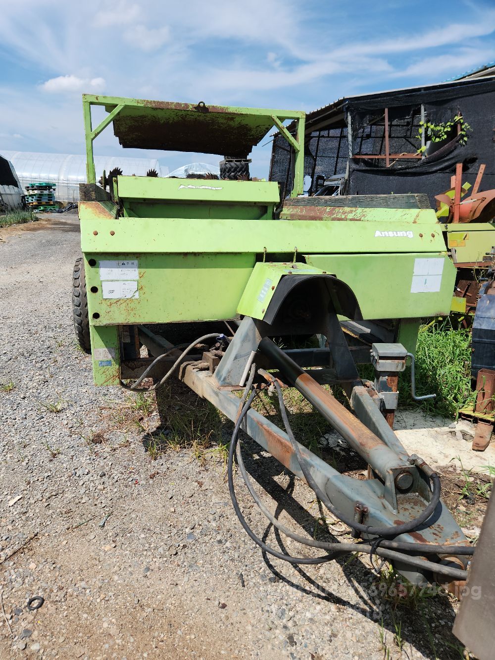  퇴비살포기 AMS420 뒤우측면