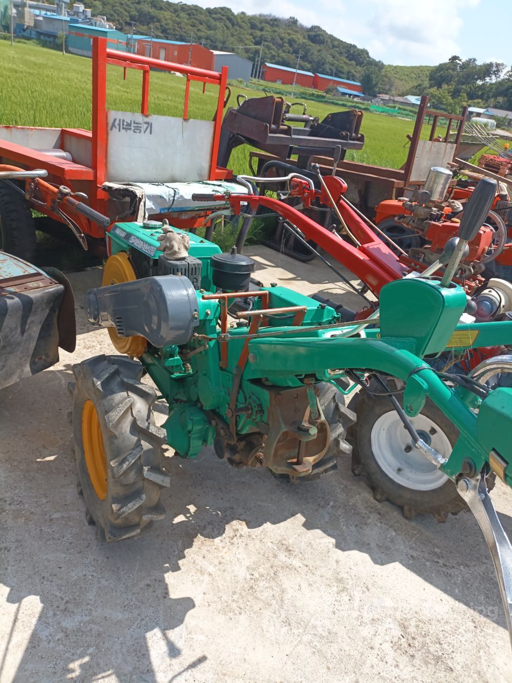 대동 경운기 DT100 (10마력) 뒤우측면