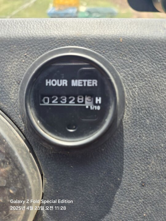  Tractor RT105 (105hp) 앞좌측면