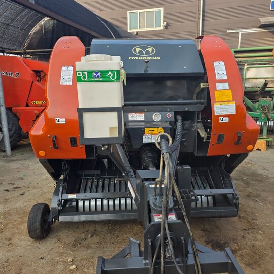  Round Baler RB1100DF  앞좌측면