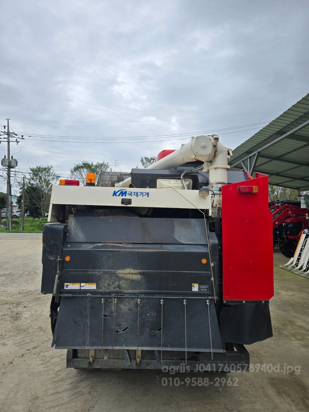 TYM 콤바인 KC6130-CXA (6조식) 뒤우측면