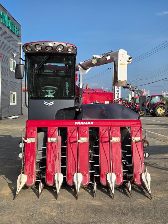 Yanmar Combine Harvester YH7115 (7Rows) 앞좌측면