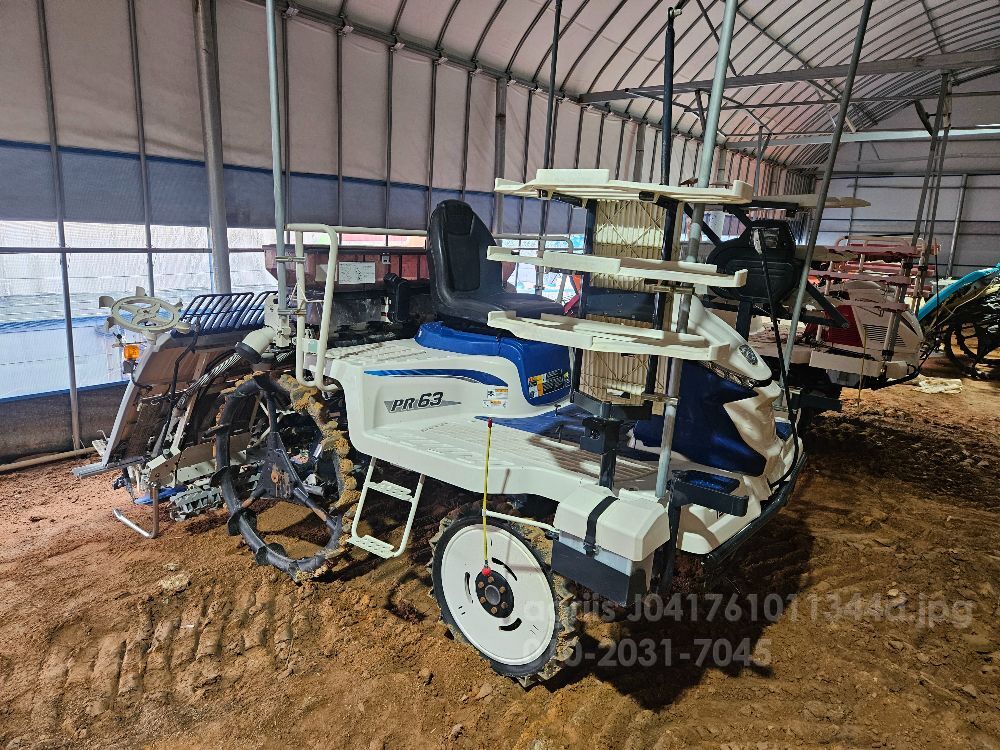 TYM 이세키 이앙기 PR63GL (6조식) 뒤우측면