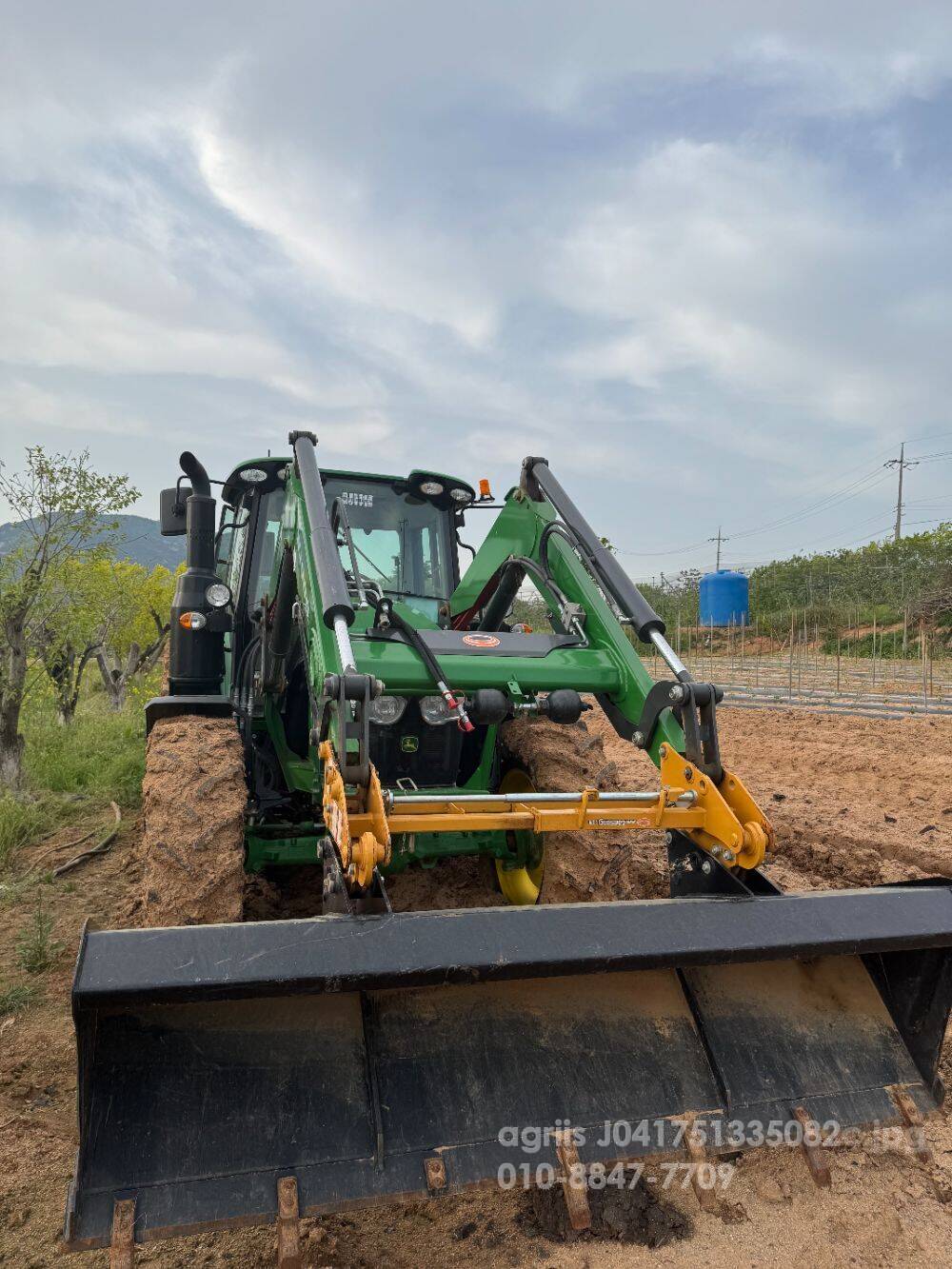 존디어 트랙터 6110M (110마력) 앞좌측면