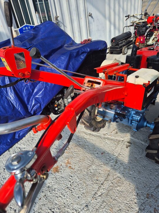 Daedong Power Tiller DT100 (10hp) 앞좌측면