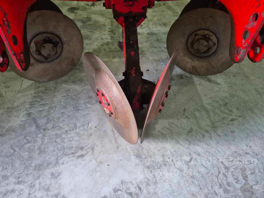  Plow 플라우 W350-DP  뒤우측면