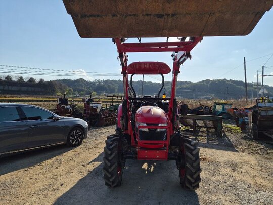 국제 트랙터 A5800 (58마력) 앞좌측면