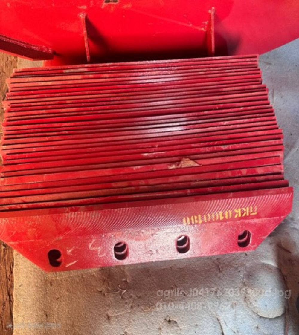 러시아 콘 하베스타 러시아제 숫돌칼날 세트 판매 콘하베스타 KPK3000 뒤우측면