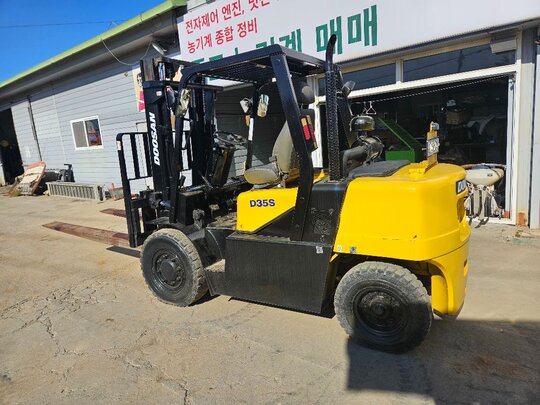  Forklift D35S (3.5톤) 앞좌측면