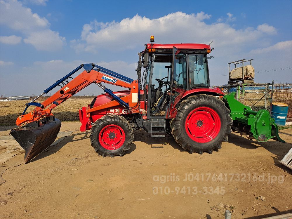 Kukje Tractor 6015 (60hp) 뒤우측면