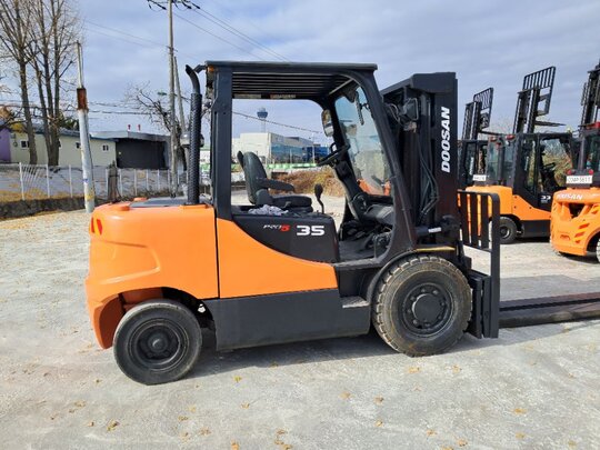Doosan Forklift D35 (3.5톤) 앞좌측면