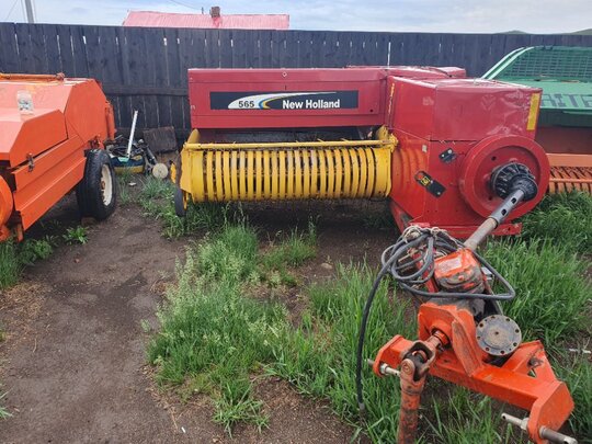 NewHolland Rectangle Baler 565  앞좌측면