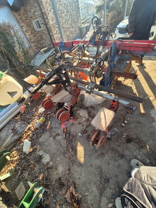  콩파종기 대호 배토기장자동화파종기광원입제기  앞좌측면