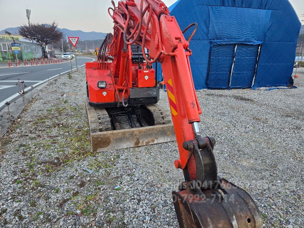 현대 굴삭기 20포크레인 (2,5톤) 뒤우측면