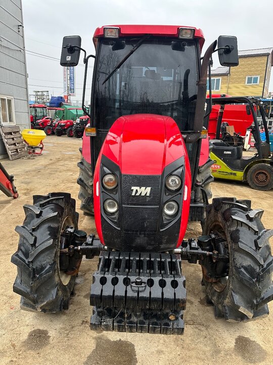 TYM 트랙터 T623 (62마력) 앞좌측면