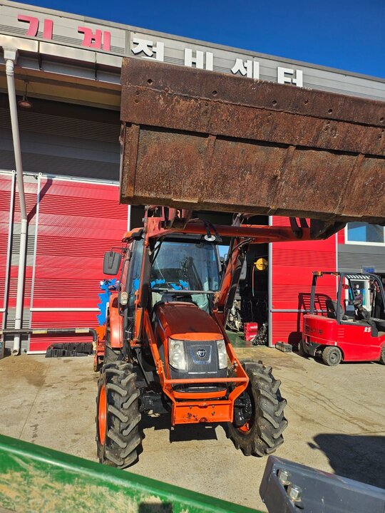 Daedong Tractor RX630 (63hp) 앞좌측면