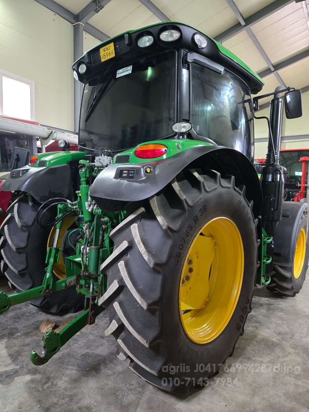 존디어 트랙터 6120R (120마력) 뒤우측면