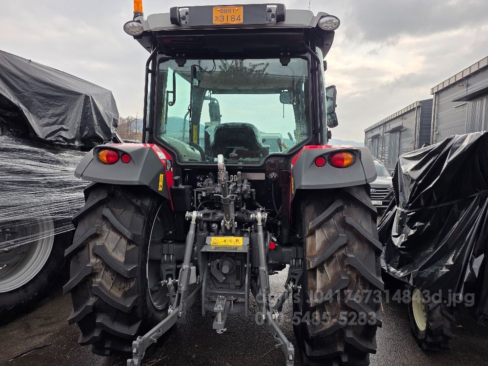 MF Tractor MF4710 (100hp) 뒤우측면