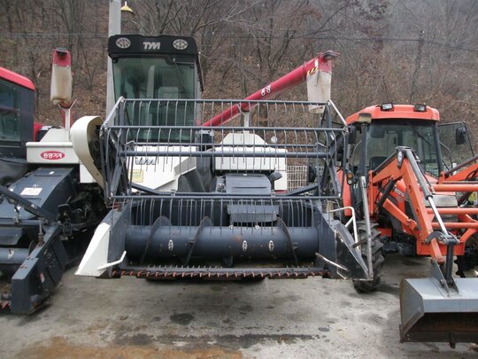 TYM 콩콤바인 TH-752 앞좌측면