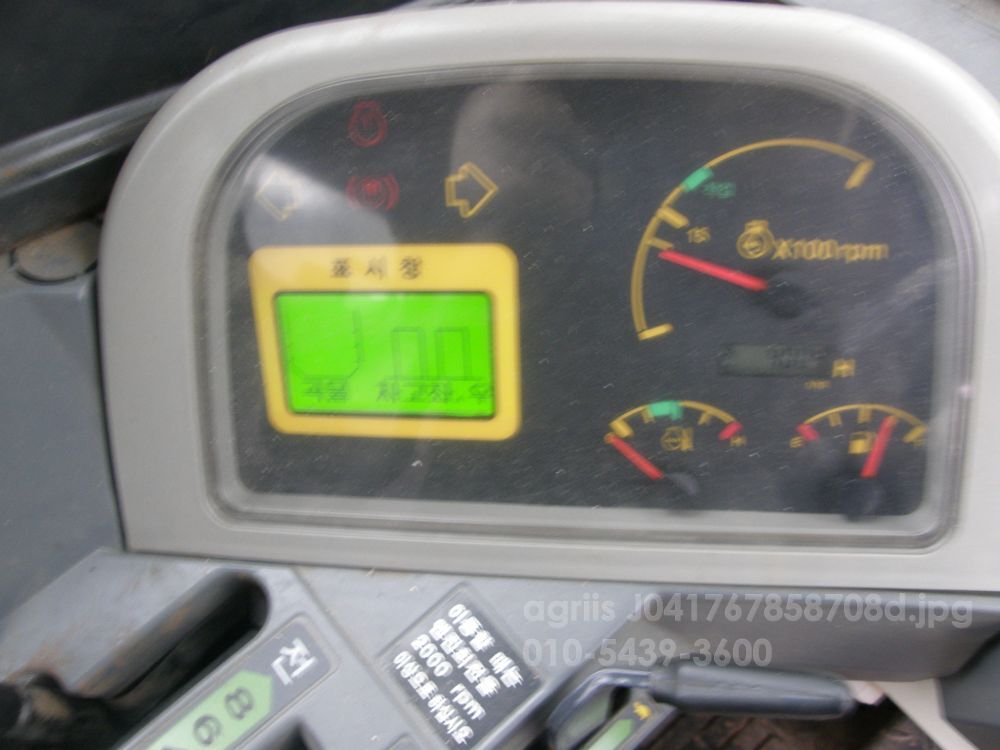 TYM 콩콤바인 TH-752 뒤우측면