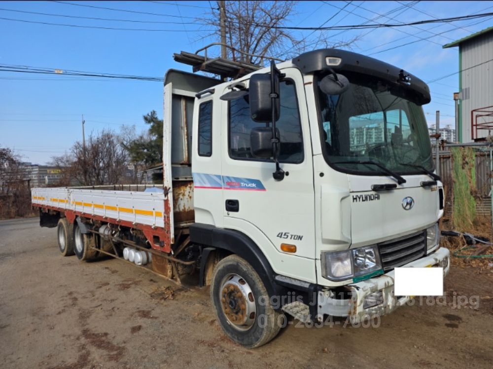 현대 메가트럭 5톤 카고 7m40 중축 카고 뒤우측면